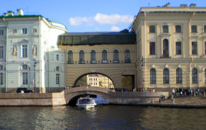 Traumhaft schön: Wasser als integrierter Bestandteil der St. Petersburger Architektur.
